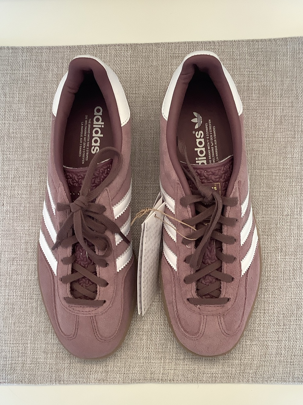 adidas Women’s Gazelle Sneakers in Shadow Fig, size 7.5 - Picture 2 of 10